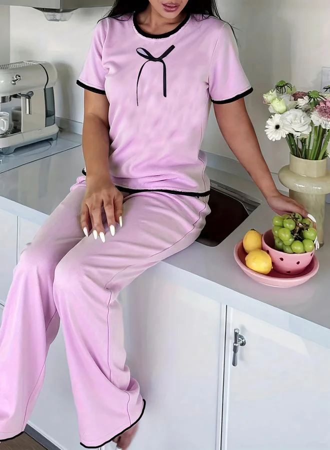 تايك تو طقم بلوزة بطبعة فيونكة وبنطال بيجاما